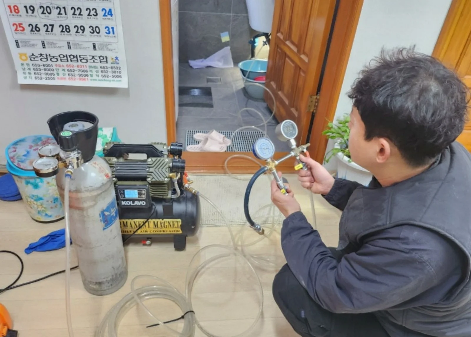광주북구 누수탐지 실제 현장 - 압력검사로 난방배관의 압력 손실을 확인했습니다